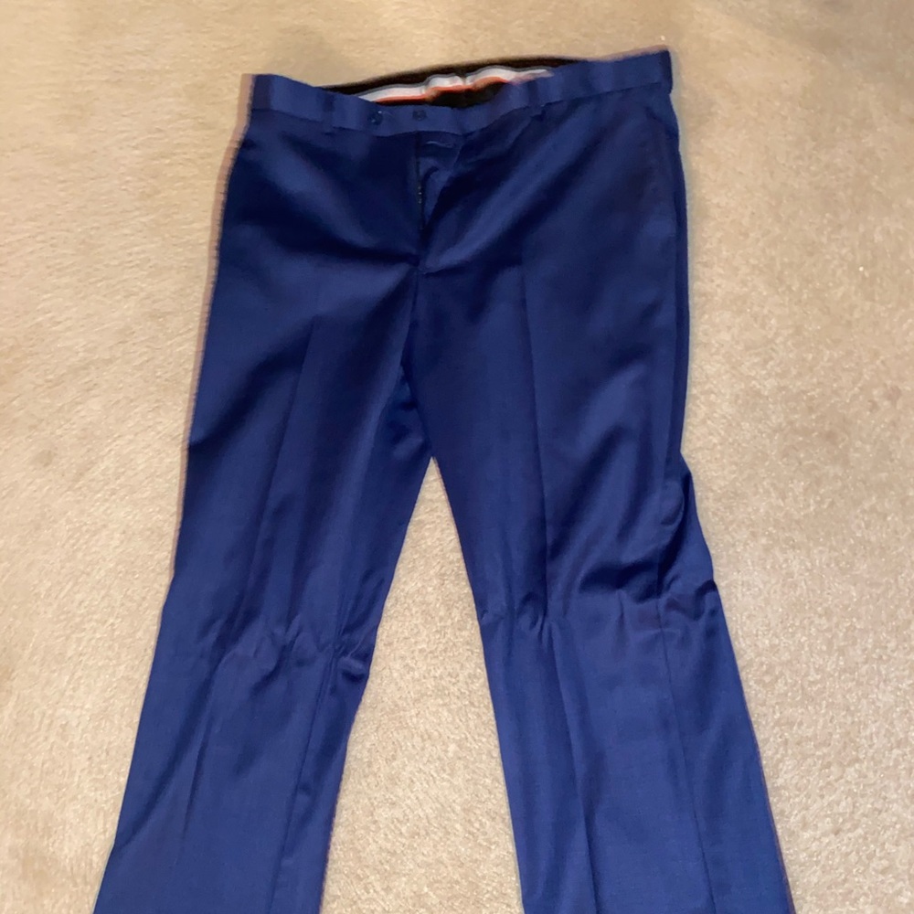Full on suit - Picture 3 of 6